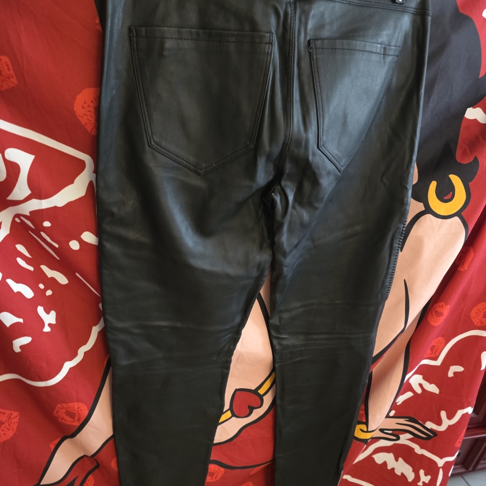 Zara Women's Sleek Black Skinny Jeans